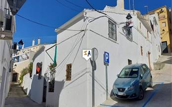 venta chalet adosado carcabuey town centre