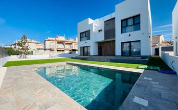chalets con vistas al mar en torrevieja venta