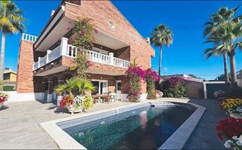 venta chalet independiente cambrils urbanización mediterraneo