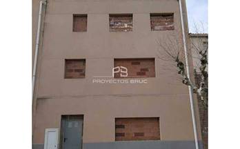 2 edificios en venta la llacuna