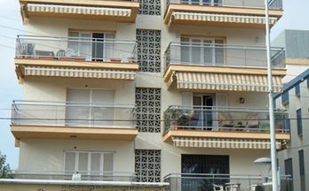 apartamentos con terraza frente al mar en venta