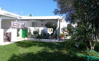 chalets con terraza cerca de la playa en venta