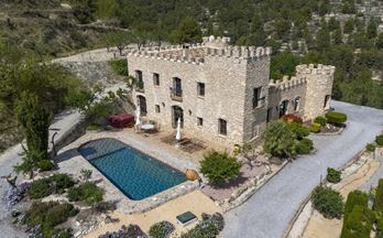 venta castillo relleu montaña