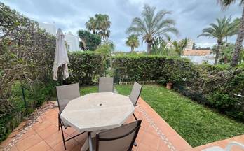 CHALET ADOSADO en venta Estepona A-7  Este