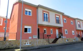 2 casas en venta villadangos del paramo