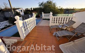 chalets con terraza cerca de la playa en venta