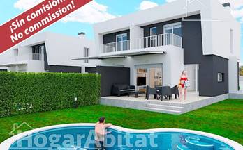 chalets con terraza cerca de la playa en venta
