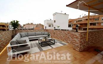 chalets con terraza cerca de la playa en venta
