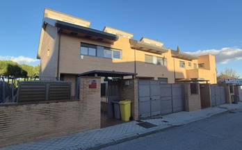 venta chalet adosado pozuelo de alarcon calle amparo