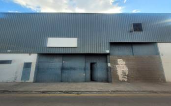 alquiler nave palmera carrer tramuntana
