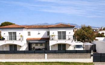 venta villa empuriabrava carrer montgri
