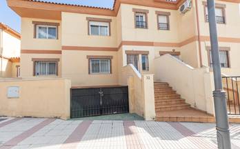 venta chalet adosado chauchina zona aeropuerto