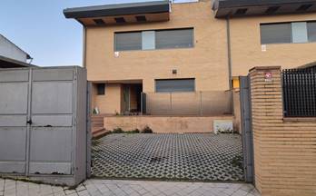 venta chalet adosado pozuelo de alarcon calle amparo