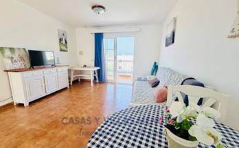 apartamentos con terraza frente al mar en venta