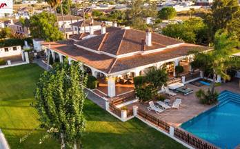 11 casas en venta en el puerto de santa maria con piscina