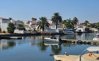 venta villa empuriabrava carrer segre