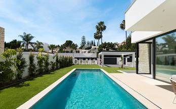 venta chalet estepona new golden mile