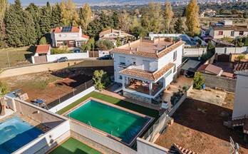 venta chalet otura urb. molino alto