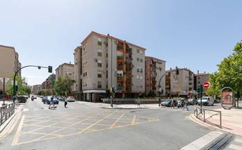 venta piso granada jardin de la reina