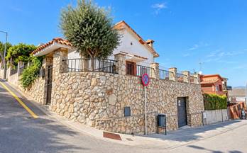 venta casa unifamiliar martorelles centro urbano 60