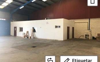 venta nave caceres capellanias