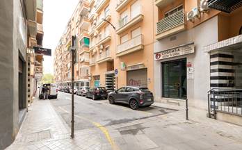 locales en venta otura