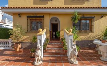 venta chalet pinos genil vega de granada zona sur