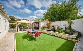 venta villa pozuelo de alarcon calle de cardencha